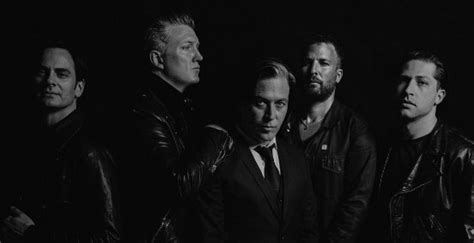 Rádio Cidade Notícias The Town anuncia Queens of the Stone Age e Pitty