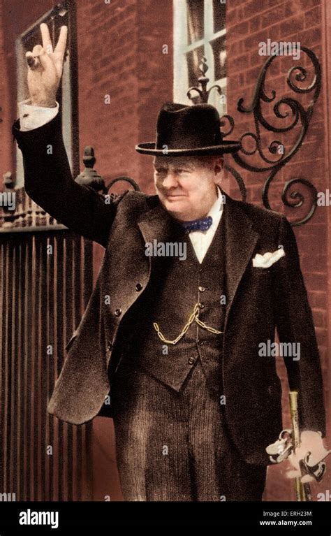 Winston churchill v sign hi-res stock photography and images - Alamy