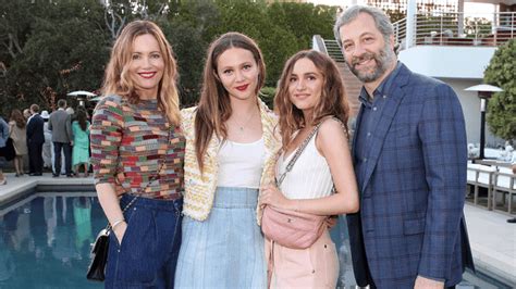 Who Is Leslie Mann Married To Leslie Mann And Judd Apatow Met While