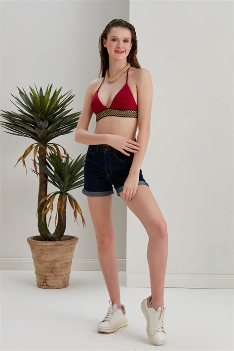 sayina Kadın Bordo Kurdele Nakış Detaylı Crop Rahat Kalıp Astarlı Şık Bikini Üstü Fiyatı