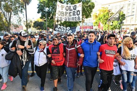 Organizaciones Sociales Marcharon Hacia El Ministerio De Desarrollo Social