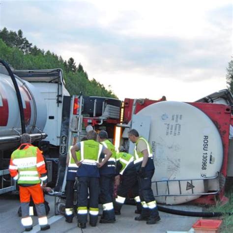 HFW Villach LKW Unfall Fordert Feuerwehreinsatz