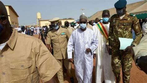 Mali Comment Bah Ndaw Et Moctar Ouane Vivent Leurs Premiers Jours De