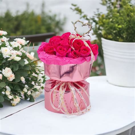 2 Dozen Hot Pink Roses Dancing Daisy