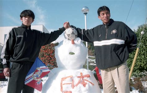 【横浜fc】中村俊輔が今季限りで現役引退 第2の道は未定、指導者も候補で「俊輔監督」期待 J2写真ニュース 日刊スポーツ