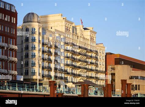 Hotels that are on Brighton Beach front Stock Photo - Alamy