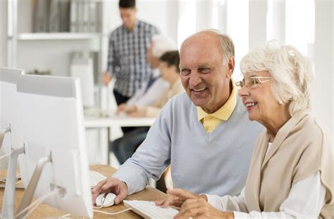 Lifelong Learning at a Senior Living Community | Stevenson Oaks 