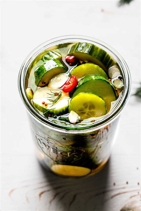 1 Hour Pickles (Quick Pickled Cucumbers)