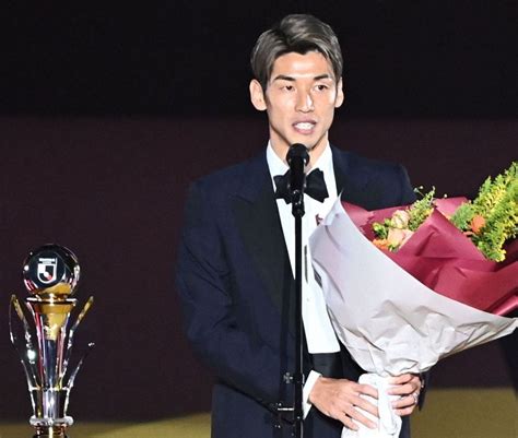 J1神戸・大迫勇也の〝半端ない〟モデル妻が一家の和装お正月ショット大公開 ファン「この一家、半端ない」「今年は代表でも！まだまだやれる