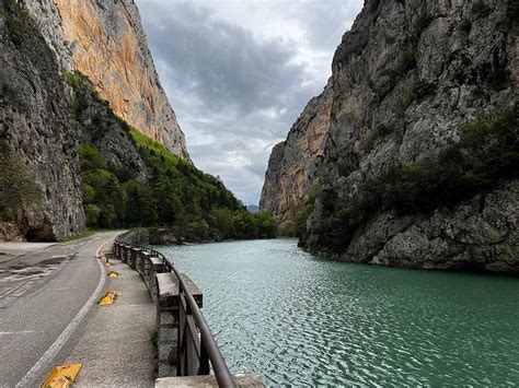 Gola Del Furlo Cosa Vedere Itinerari E Sentieri Weraigo