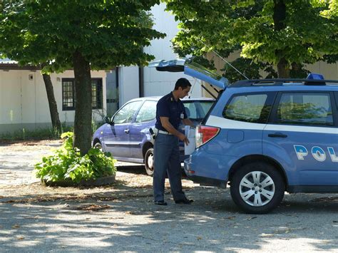 Bologna Bimbo Resta Chiuso In Auto Salvato