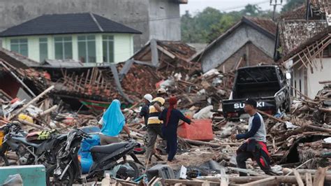 Tsunami En Indonesia Cifra De V Ctimas Se Eleva A Muertos Y