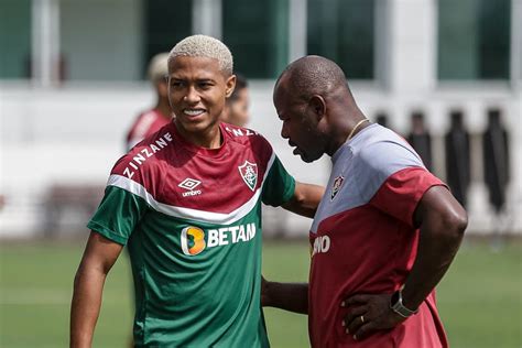 Mudanças Veja A Provável Escalação Do Fluminense Diante Do Nova Iguaçu