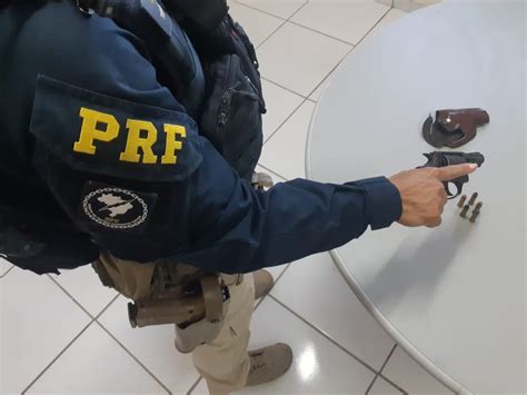 PRF prende homem por porte ilegal de arma de fogo em Ceará Mirim RN