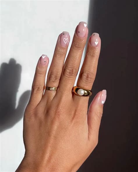 Clean Nails So Edel Sieht Der Minimalistische Nageltrend Aus