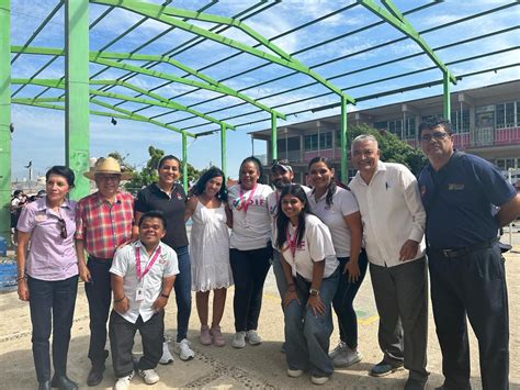 Recorre Titular De La Seg Junto Con Las Presidentas Del Dif Nacional Y Estatal Y Representantes