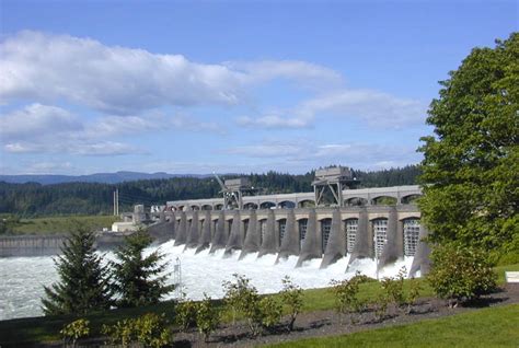 Priest Rapids Dam (Yakima County/Grant County, 1959) | Structurae