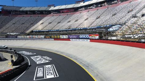 Bristol Goes Old School In Spring Return To Concrete Nascar