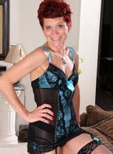 Redhead Mature Suzy Stanton Finger Her Hole MILF Fox