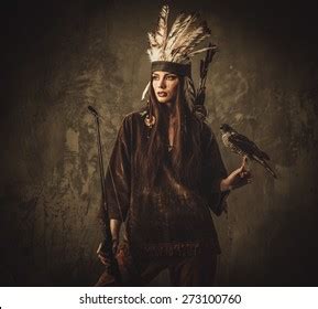 Woman Traditional Indian Headdress Face Paint Stock Photo 271029542 ...