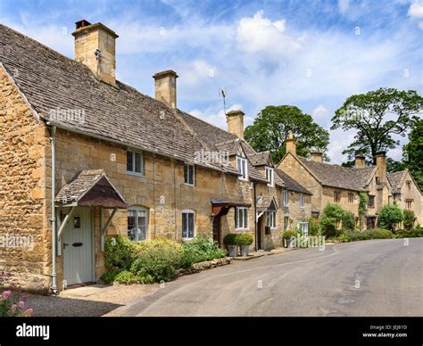 Cotswold Hi Res Stock Photography And Images Alamy