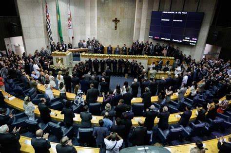 C Mara Municipal De Sp Teve Pacote De Benef Cios E Outras Pol Micas