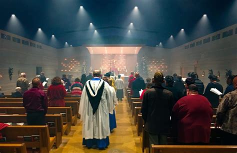 Several Gestures And Postures During Mass And Their Meaning Yeah Catholic