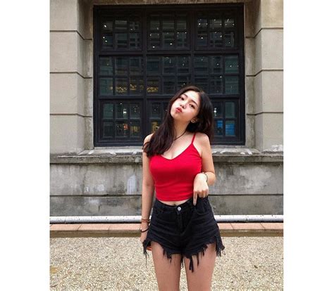 Sở hữu vòng căng đầy bảo sao hotgirl này từng tự tin diện hẳn bikini