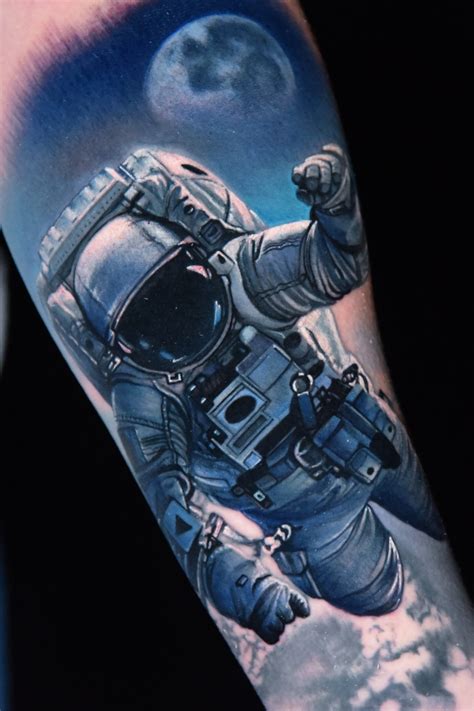 Aggregate Floating Astronaut Tattoo Best In Cdgdbentre