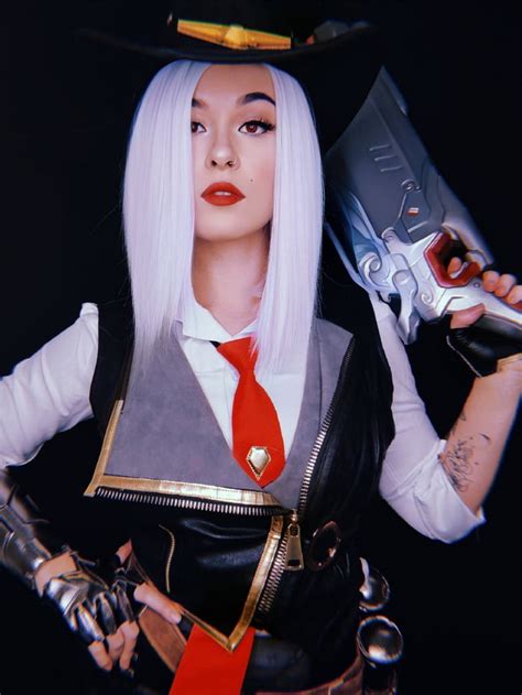 Ashe from Overwatch cosplay - 9GAG