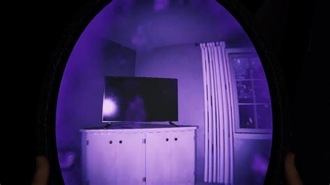 How to use the Haunted Mirror in Phasmophobia