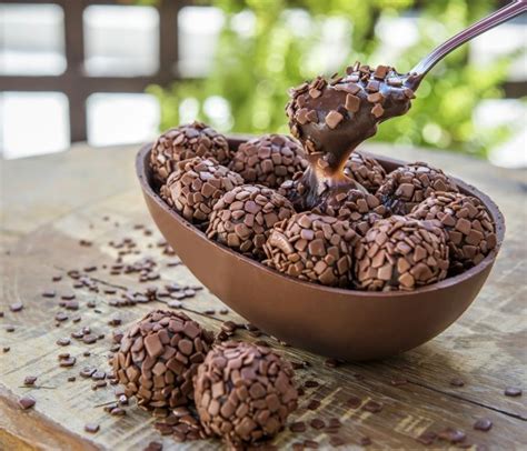 Receita De Ovo De Colher Recheio De Brigadeiro