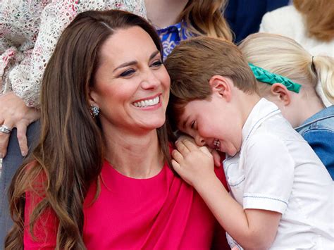 Princess Kate To Be Hospitalized For Up To Two Weeks After Abdominal