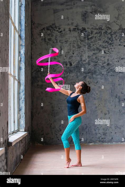 Gymnast Female Balance Hi Res Stock Photography And Images Alamy