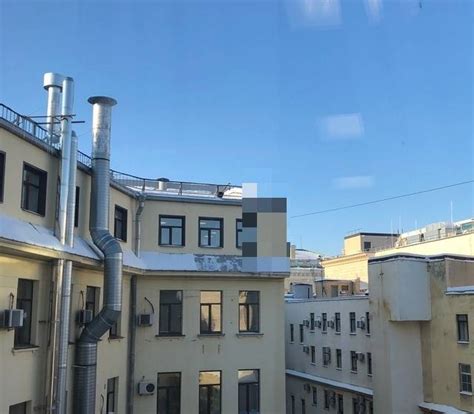 Removing Snow From Russian Roofs (3 pics) - Izismile.com