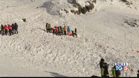 Valanga In Val Senales Morte Donna E Due Bimbe Tg Video Mediaset