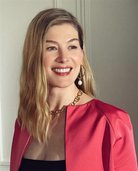 Rosamund Pike Source On Twitter Rosamund Pike For The Wheel Of