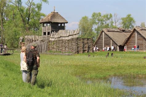 Festyn Archeologiczny W Biskupinie Radio Emaus