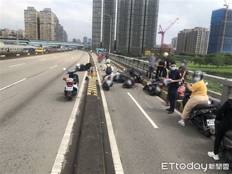 快訊／大漢橋連環撞！5機車撞一團「騎士痛躺地」 車流回堵塞爆 Ettoday社會新聞 Ettoday新聞雲