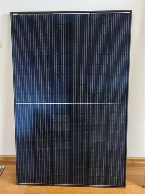 High Efficiency W Solar Panel Monocrystalline Solar Panels Half Cell