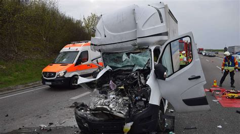 Unfall Auf A6 Bei Bad Rappenau Ein Schwerverletzter