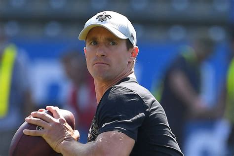 Drew Brees Breaks Nfl All Time Passing Yardage Record Hammer And Rails