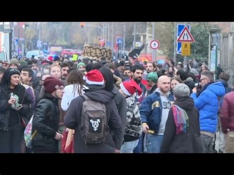 Protesta In Musica Centinaia Di Persone Contro Il Decreto Anti Rave