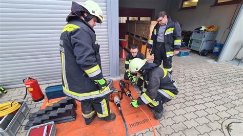 Bung F R Den Technischen Einsatz Ff Sch Nkirchen Reyersdorf