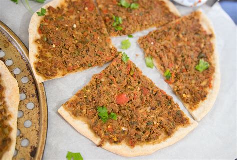 Lahmajoun - Turkish Pizza - Kravings Food Adventures