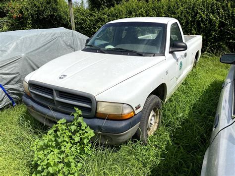 2000 Dodge Dakota Pickup Truck