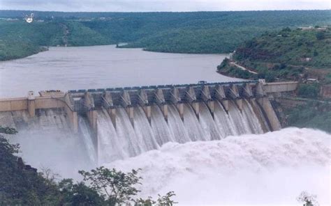 Seasons First Flood Water Released From Hirakud Dam Update Odisha