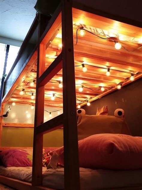 11 Unexpected Ways To Decorate Your Dorm With Holiday Lights In 2020