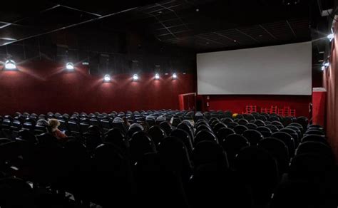 4dx Sreen X Dbox Imax Las Armas De Los Cines Contra Netflix El