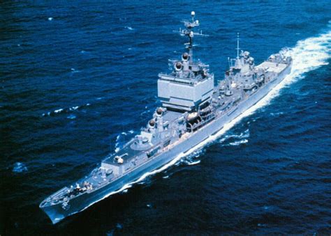 File:USS_Long_Beach_(CGN-9)_underway_at_sea,_circa_in_the_1960s.jpg ...